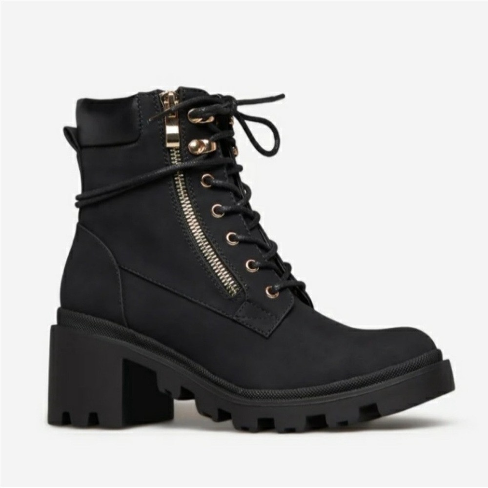 Shoedazzle Sebbe Lug-Sole Bootie - Picture 2 of 12